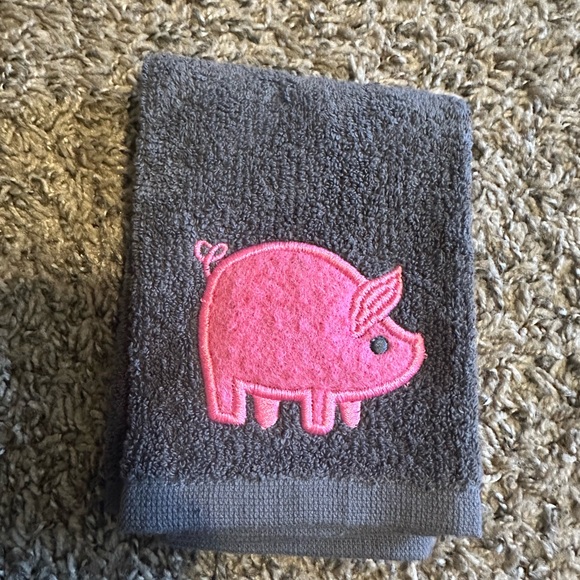 Towel - Picture 1 of 2